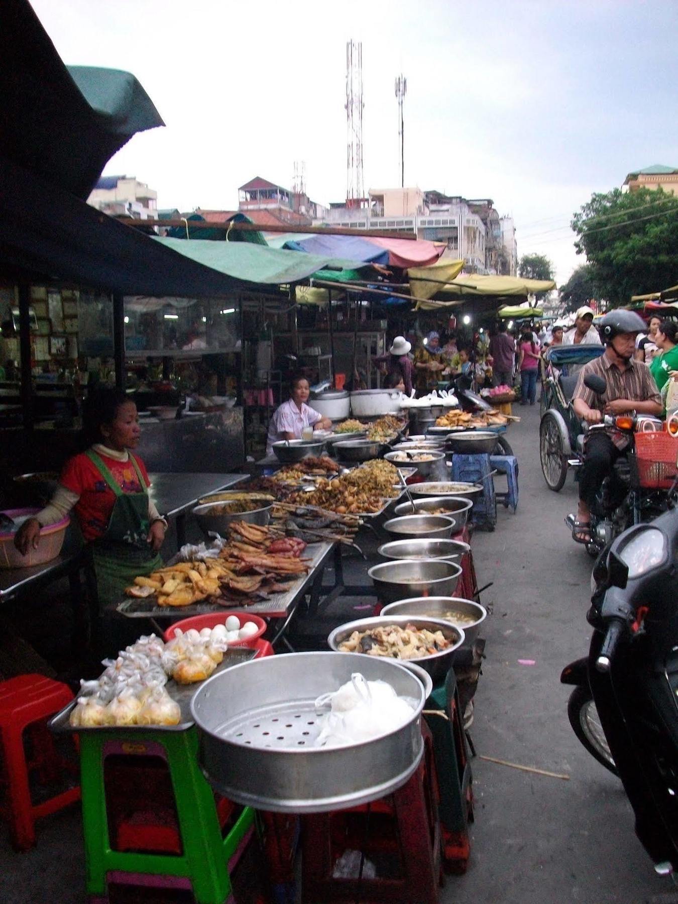 Riverside Backpackers Phnom-Penh Buitenkant foto