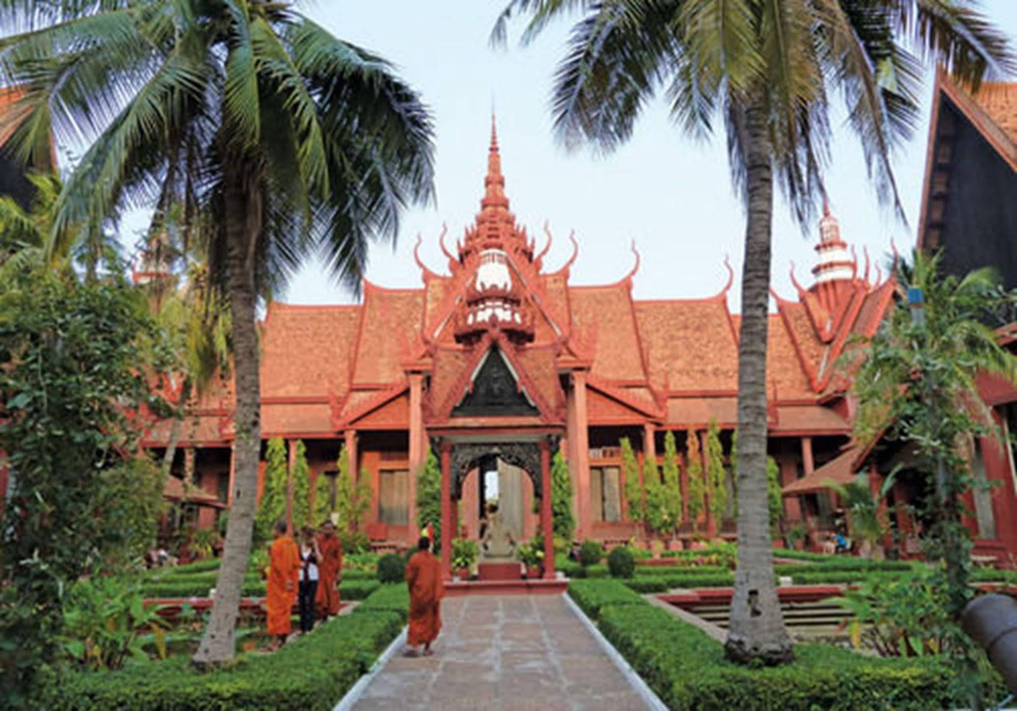 Riverside Backpackers Phnom-Penh Buitenkant foto