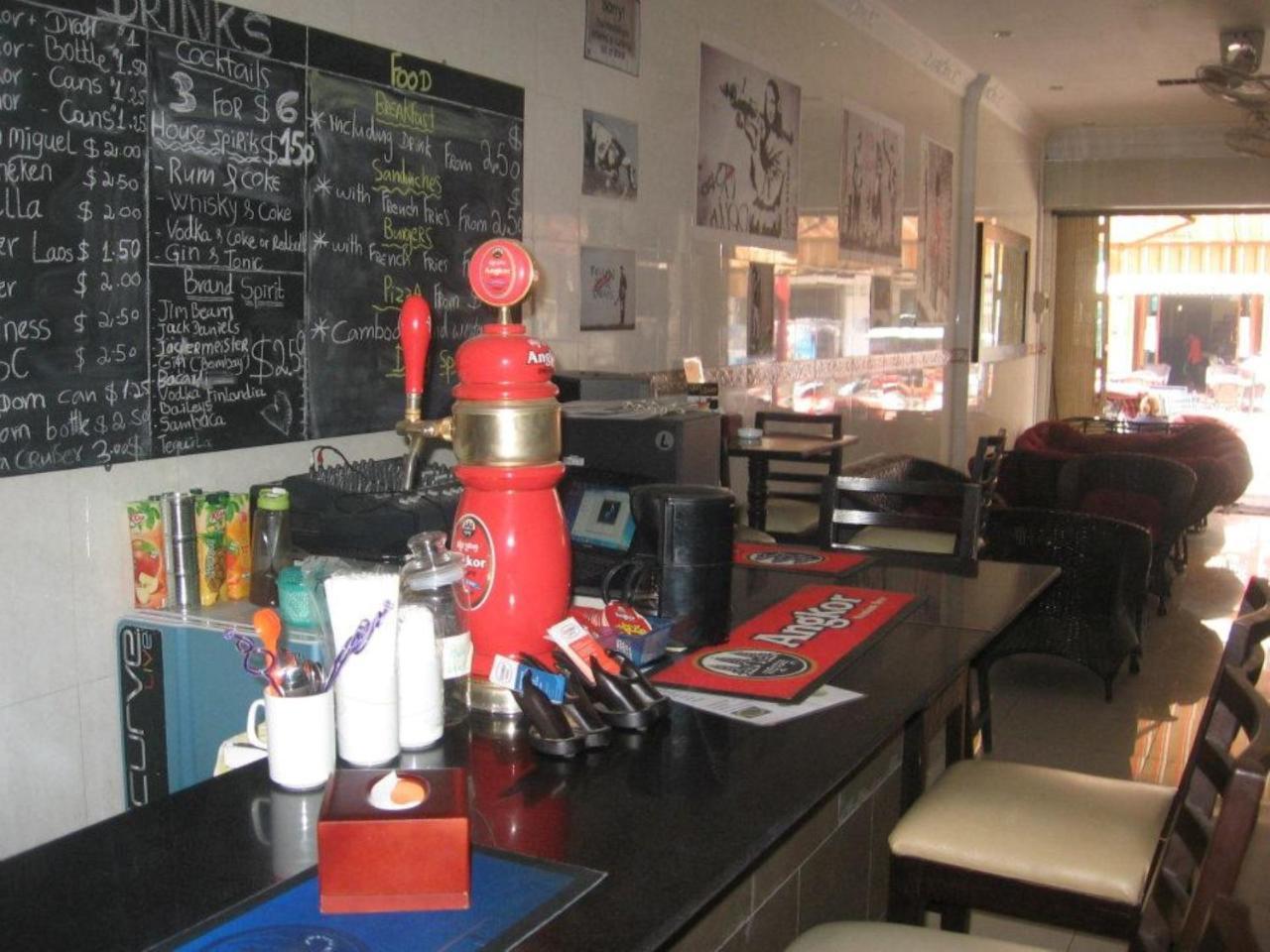 Riverside Backpackers Phnom-Penh Kamer foto